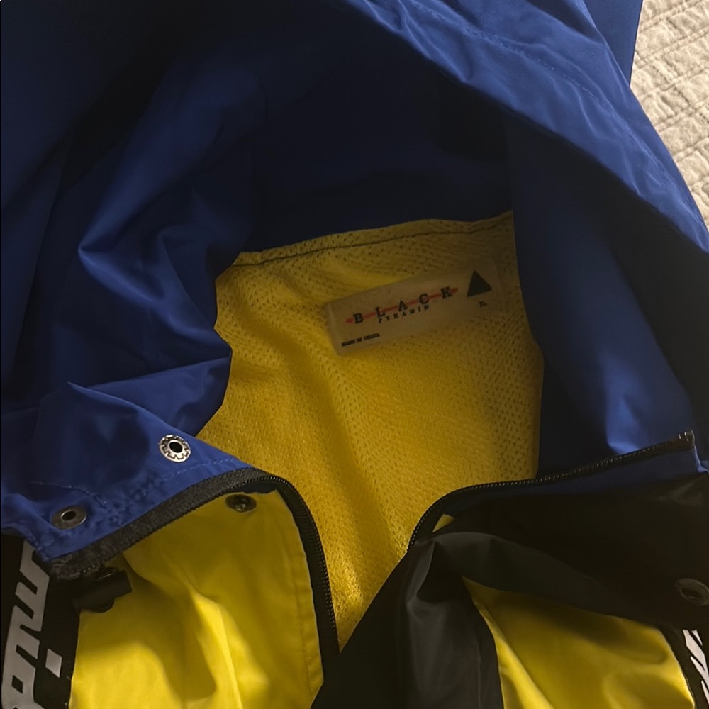 Pyramid Hooded Jacket - image 3